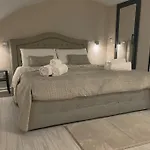 Lume Guest House